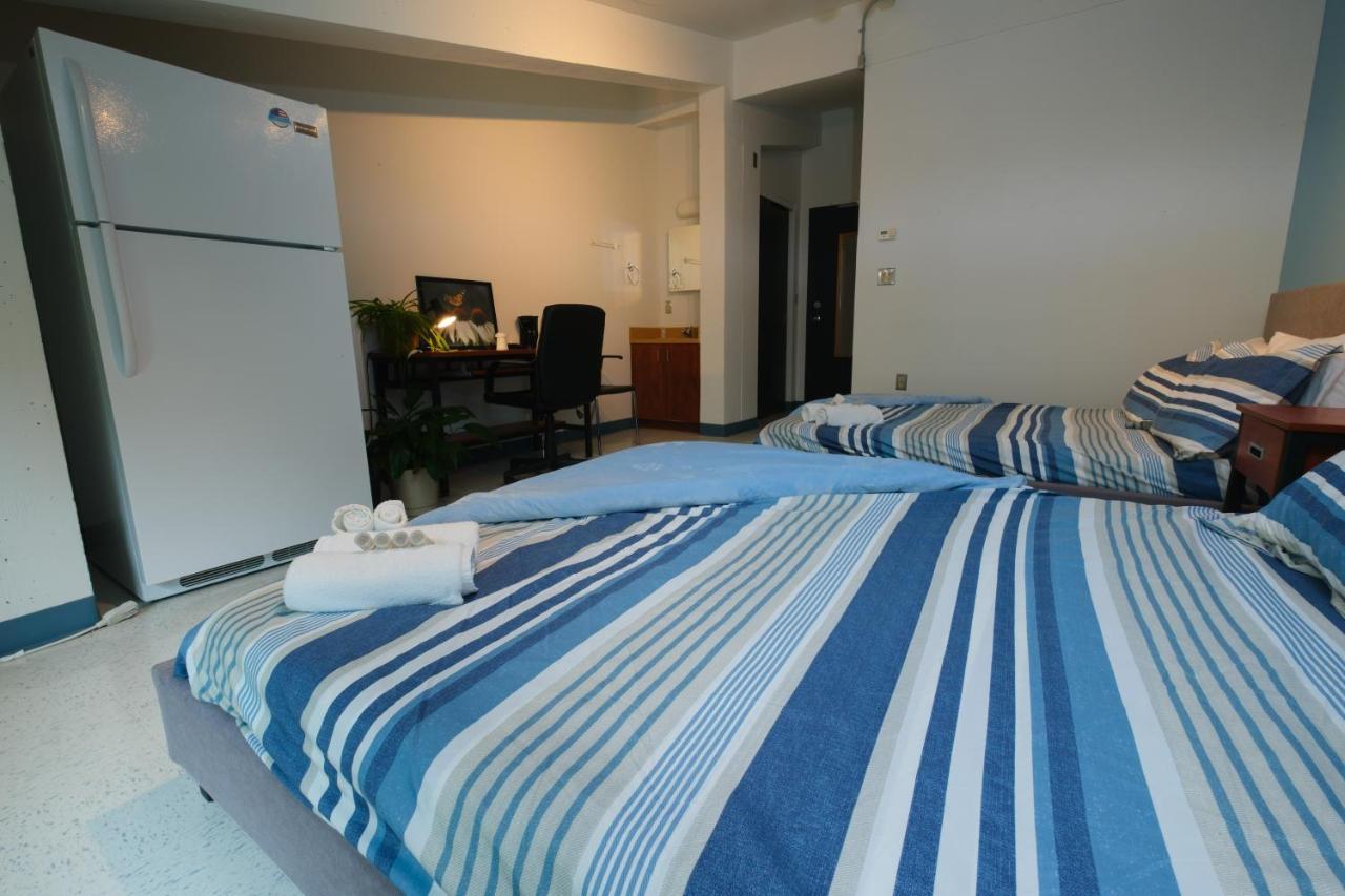 Au Campus Hotel Шербрук Екстериор снимка