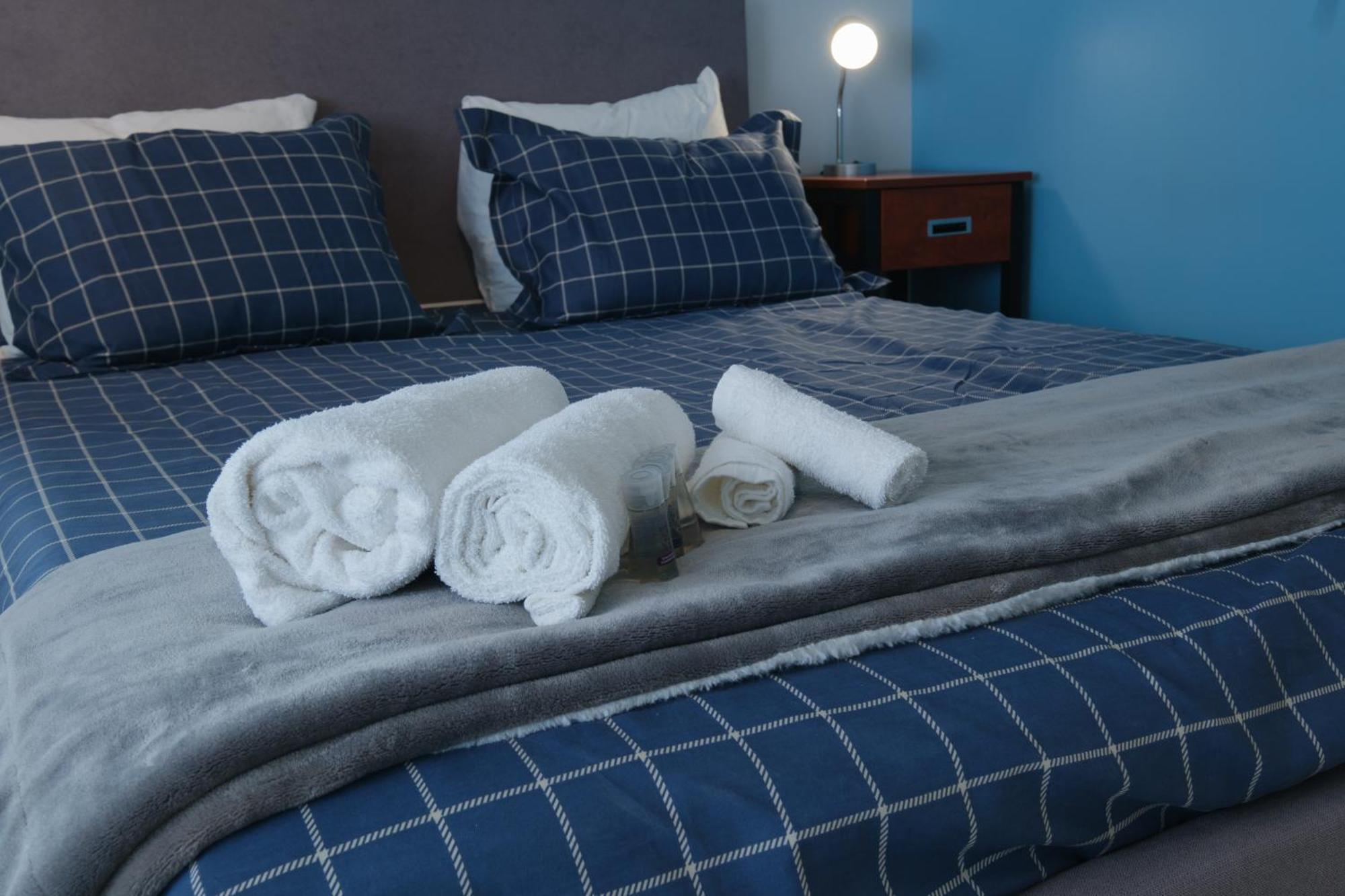 Au Campus Hotel Шербрук Екстериор снимка