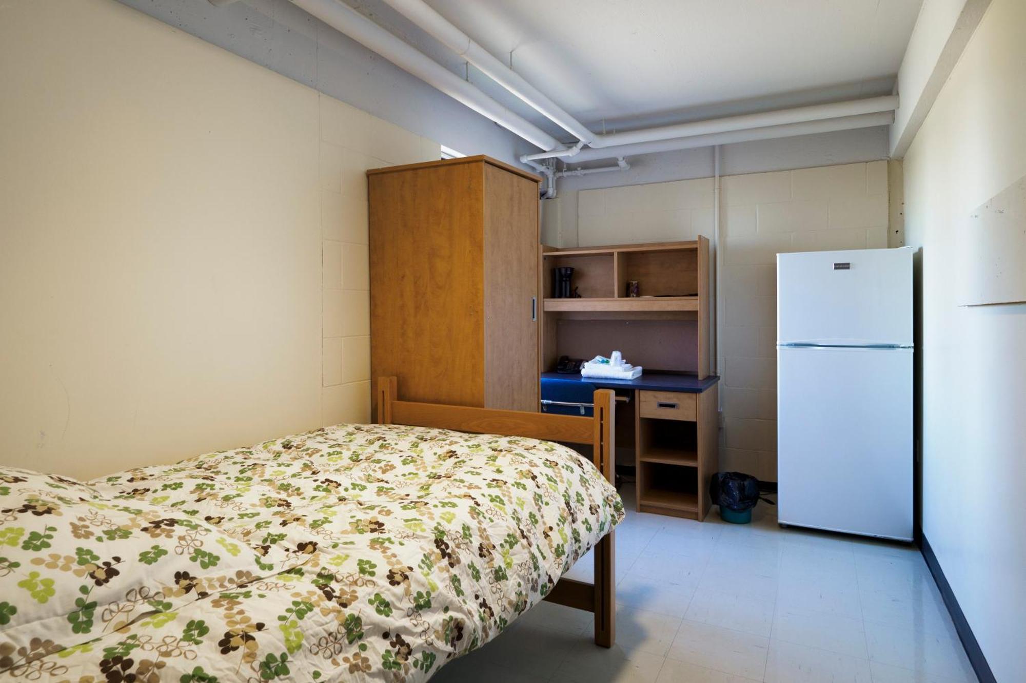 Au Campus Hotel Шербрук Екстериор снимка