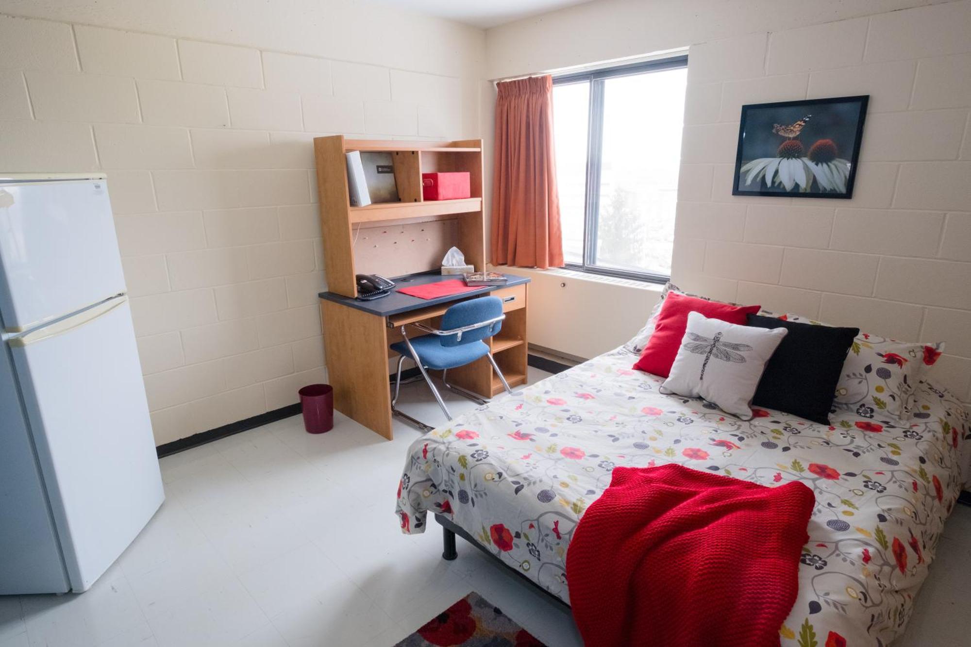 Au Campus Hotel Шербрук Екстериор снимка